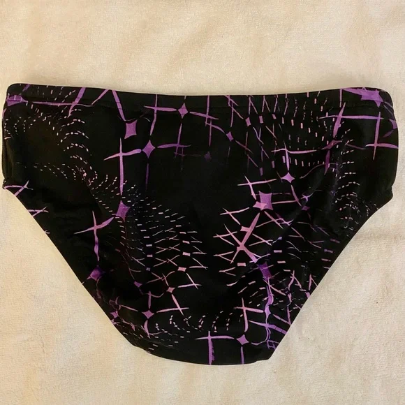 CLEARANCE! Solid Endurance Brief Swimsuit. Size 32. NWOT. #45 - Picture 11 of 11